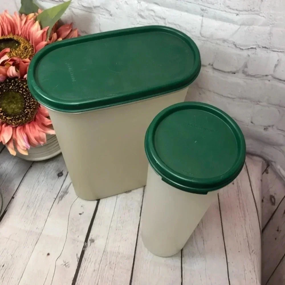 Tupperware modular mates oval 5 and round 5 green